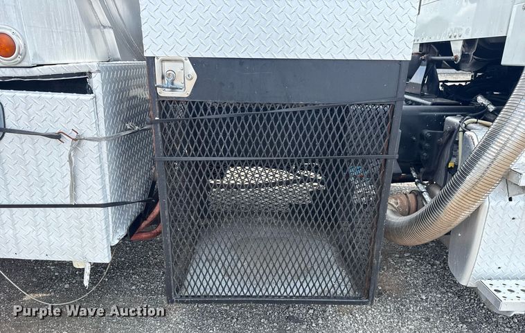 image for item EG6005 2015 Freightliner 114SD vacuum truck