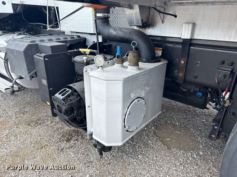 image for item EG6005 2015 Freightliner 114SD vacuum truck