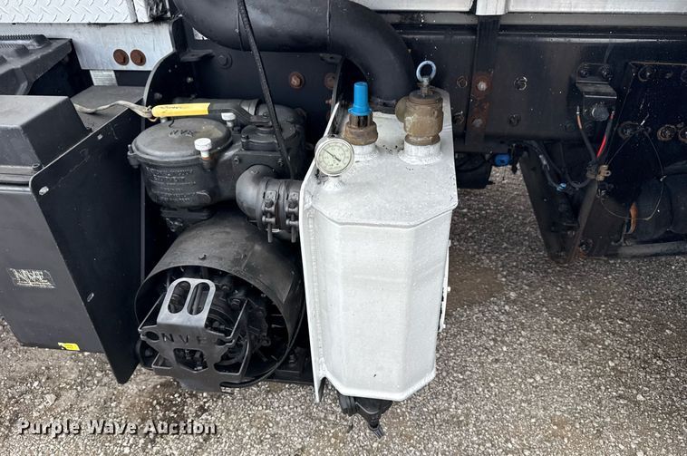 image for item EG6005 2015 Freightliner 114SD vacuum truck