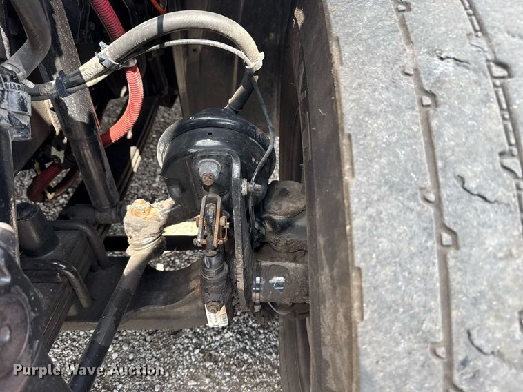 image for item EG6005 2015 Freightliner 114SD vacuum truck