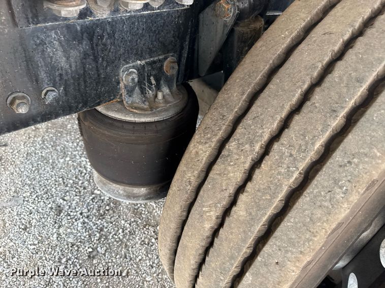 image for item EG6005 2015 Freightliner 114SD vacuum truck