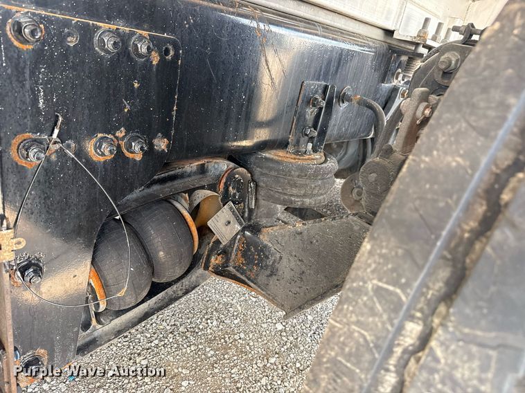 image for item EG6005 2015 Freightliner 114SD vacuum truck