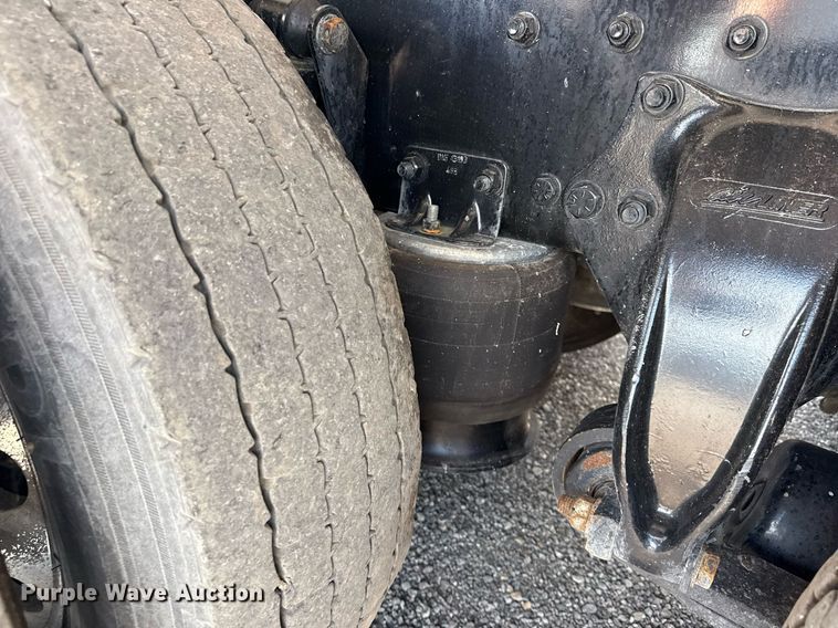 image for item EG6005 2015 Freightliner 114SD vacuum truck