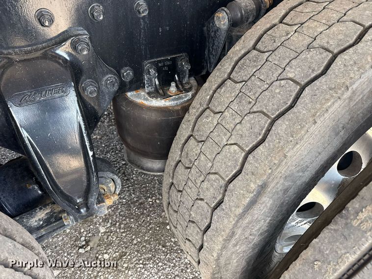 image for item EG6005 2015 Freightliner 114SD vacuum truck