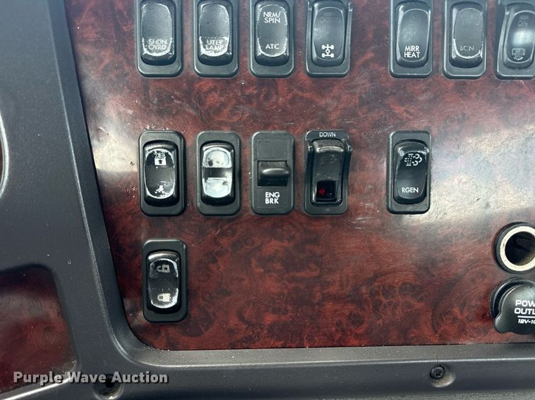 image for item EG6005 2015 Freightliner 114SD vacuum truck