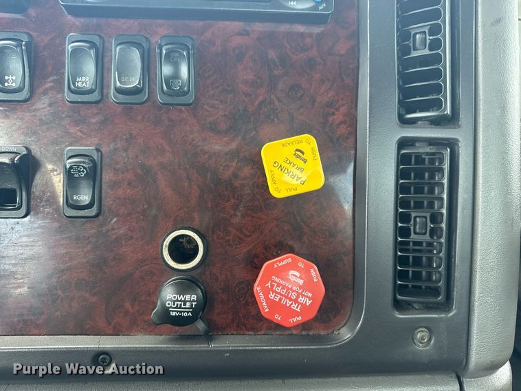 image for item EG6005 2015 Freightliner 114SD vacuum truck