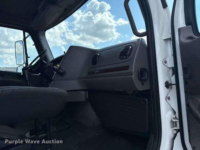 image for item EG6005 2015 Freightliner 114SD vacuum truck