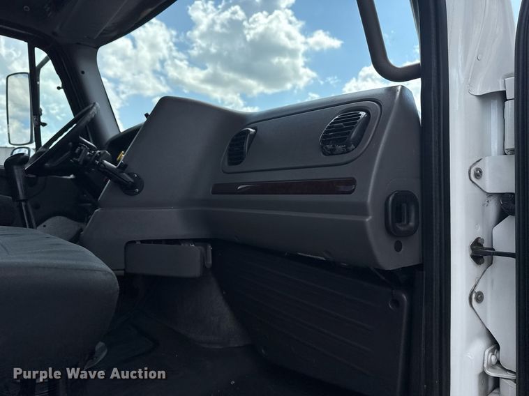 image for item EG6005 2015 Freightliner 114SD vacuum truck