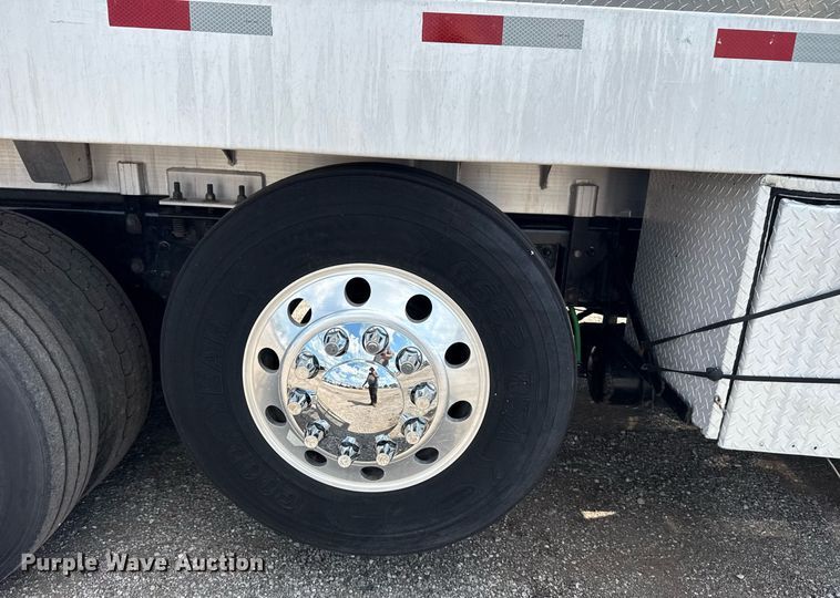 image for item EG6005 2015 Freightliner 114SD vacuum truck