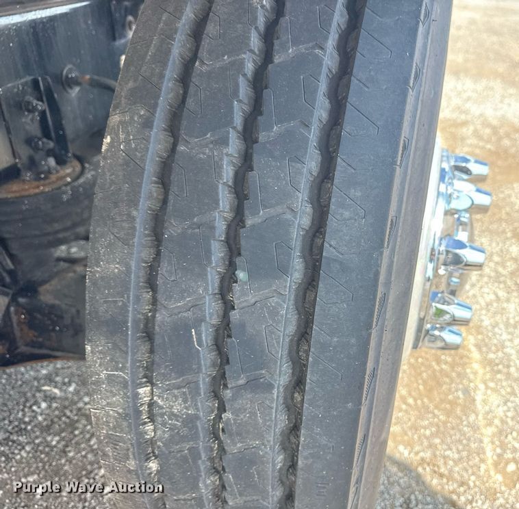 image for item EG6005 2015 Freightliner 114SD vacuum truck