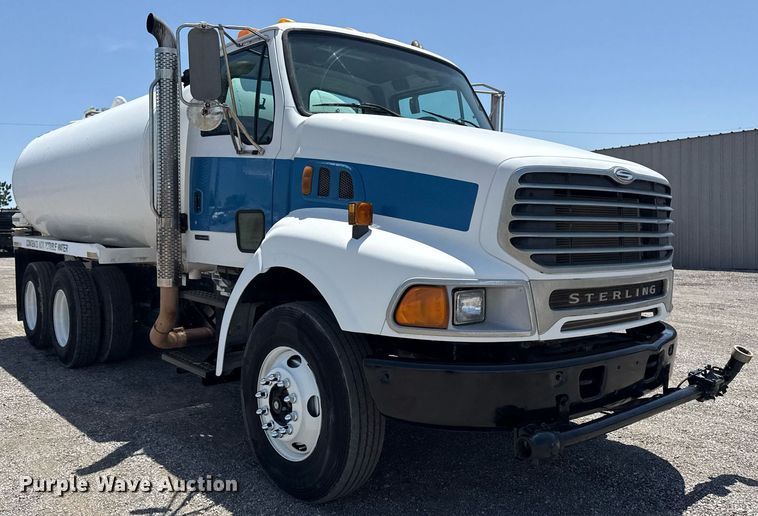 image for item EG6014 2003 Sterling Truck L9500  water truck