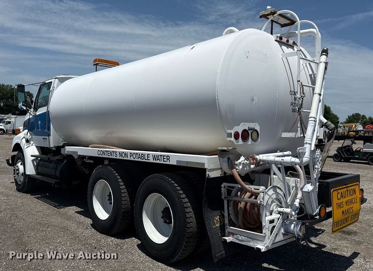 image for item EG6014 2003 Sterling Truck L9500  water truck