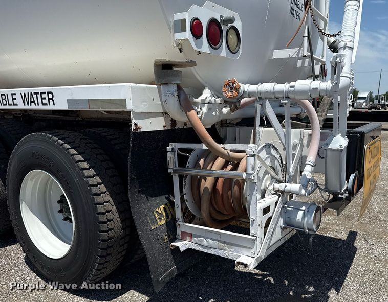 image for item EG6014 2003 Sterling Truck L9500  water truck