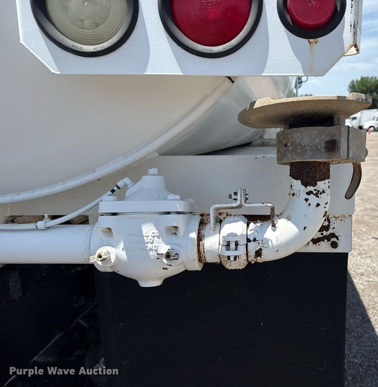 image for item EG6014 2003 Sterling Truck L9500  water truck