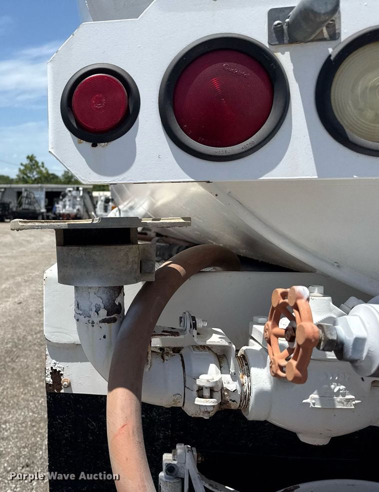 image for item EG6014 2003 Sterling Truck L9500  water truck