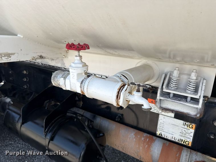 image for item EG6014 2003 Sterling Truck L9500  water truck