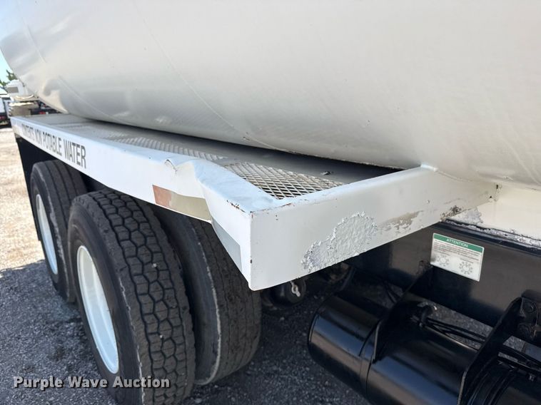 image for item EG6014 2003 Sterling Truck L9500  water truck