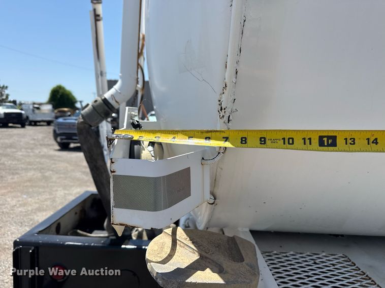 image for item EG6014 2003 Sterling Truck L9500  water truck