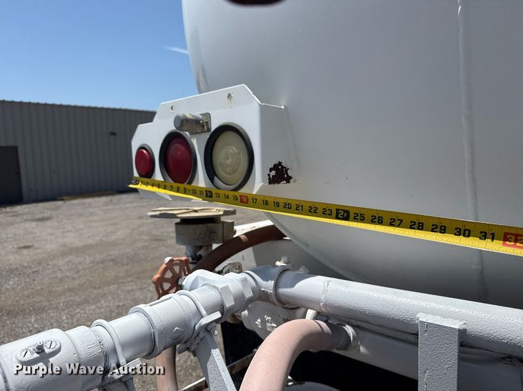 image for item EG6014 2003 Sterling Truck L9500  water truck