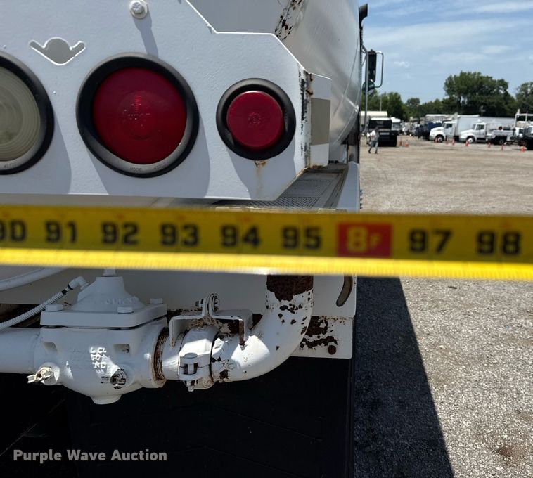 image for item EG6014 2003 Sterling Truck L9500  water truck