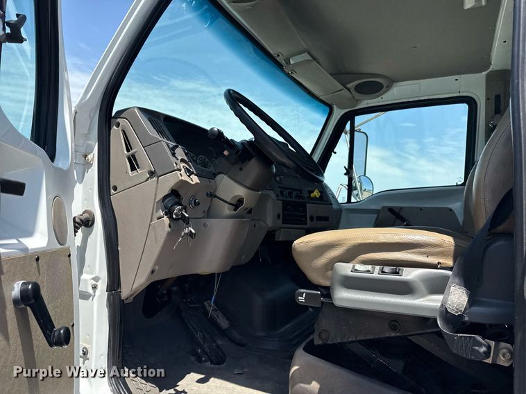 image for item EG6014 2003 Sterling Truck L9500  water truck