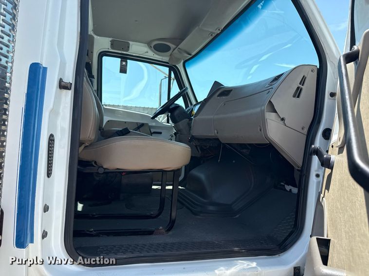 image for item EG6014 2003 Sterling Truck L9500  water truck