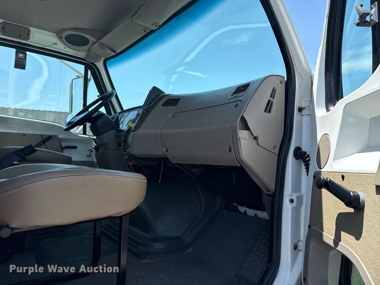 image for item EG6014 2003 Sterling Truck L9500  water truck