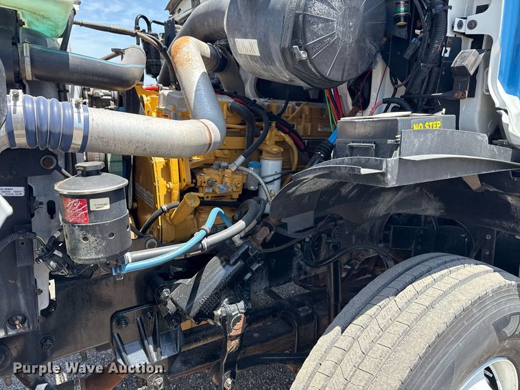 image for item EG6014 2003 Sterling Truck L9500  water truck