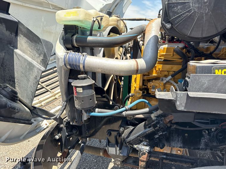 image for item EG6014 2003 Sterling Truck L9500  water truck