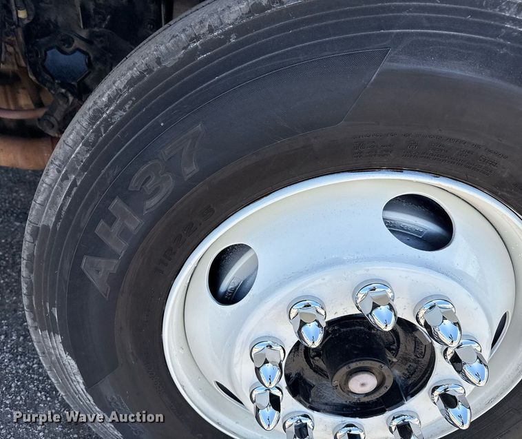 image for item EG6014 2003 Sterling Truck L9500  water truck