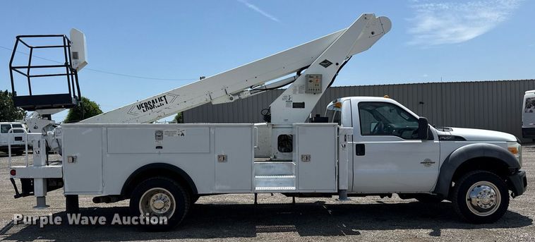 image for item EG6016 2011 Ford F550 Super Duty bucket truck