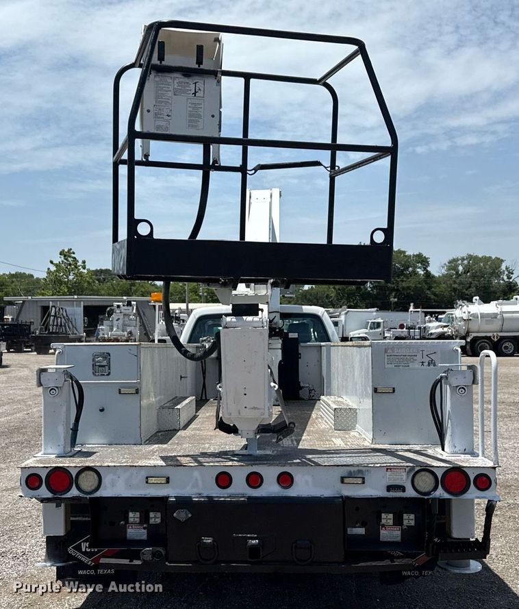 image for item EG6016 2011 Ford F550 Super Duty bucket truck