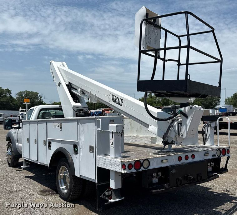 image for item EG6016 2011 Ford F550 Super Duty bucket truck