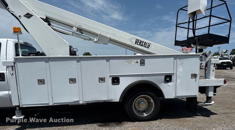 image for item EG6016 2011 Ford F550 Super Duty bucket truck