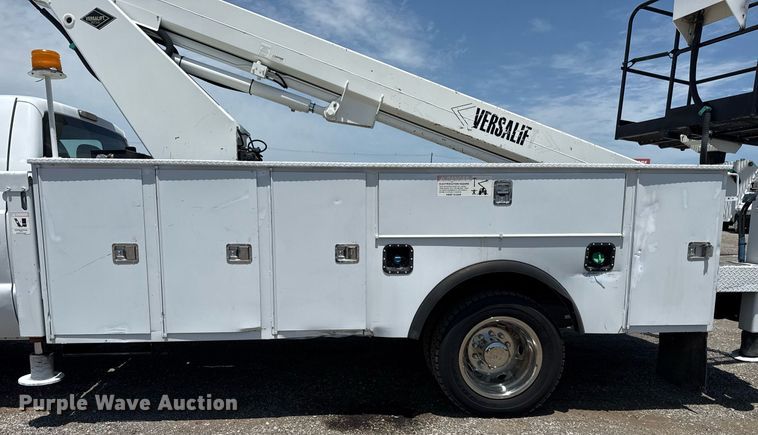 image for item EG6016 2011 Ford F550 Super Duty bucket truck