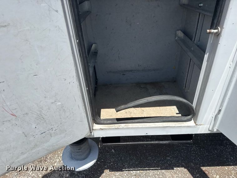 image for item EG6016 2011 Ford F550 Super Duty bucket truck