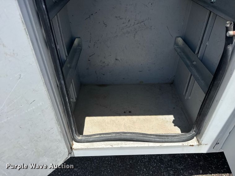 image for item EG6016 2011 Ford F550 Super Duty bucket truck