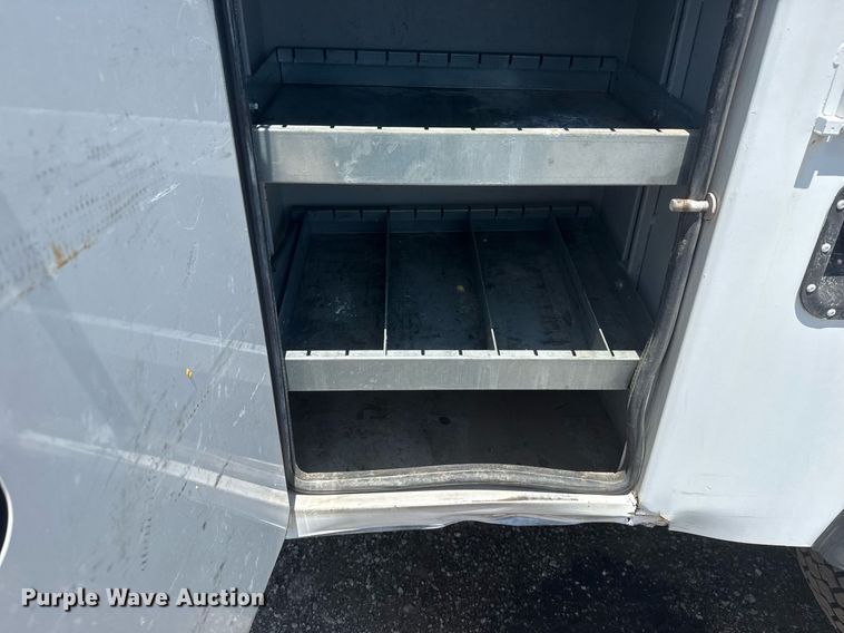 image for item EG6016 2011 Ford F550 Super Duty bucket truck