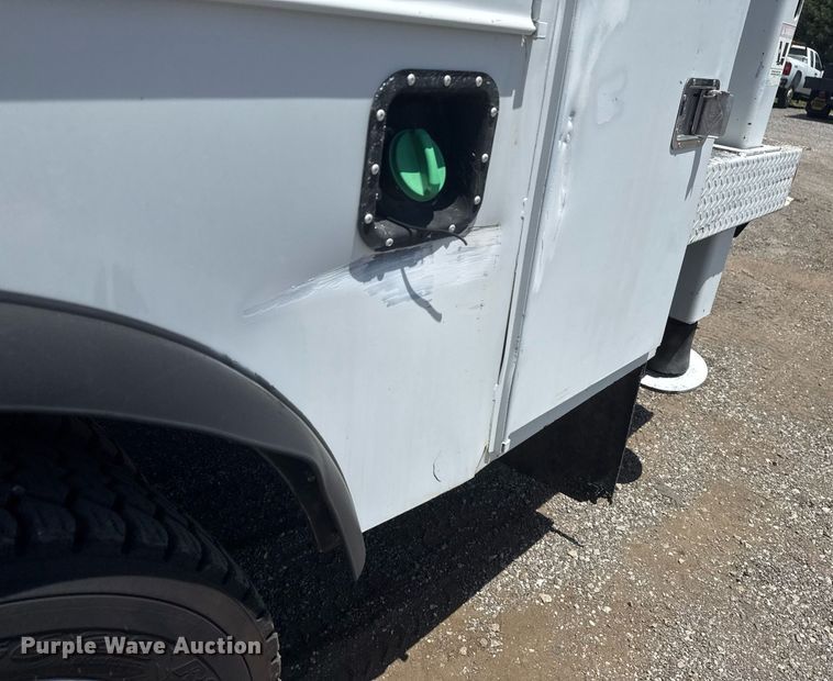 image for item EG6016 2011 Ford F550 Super Duty bucket truck