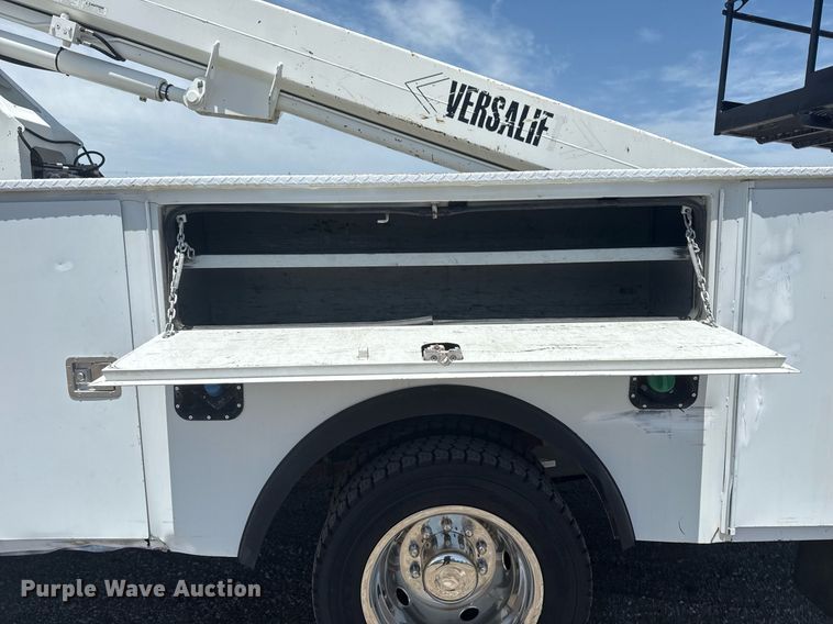 image for item EG6016 2011 Ford F550 Super Duty bucket truck