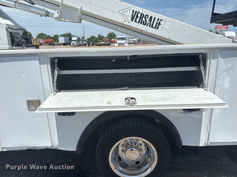 image for item EG6016 2011 Ford F550 Super Duty bucket truck