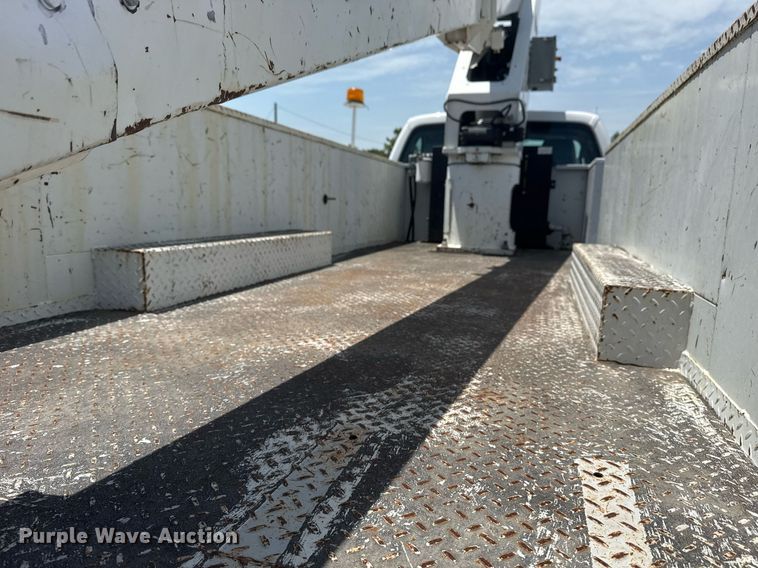 image for item EG6016 2011 Ford F550 Super Duty bucket truck