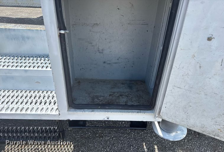 image for item EG6016 2011 Ford F550 Super Duty bucket truck