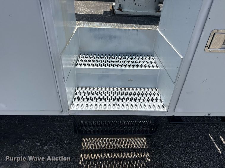 image for item EG6016 2011 Ford F550 Super Duty bucket truck