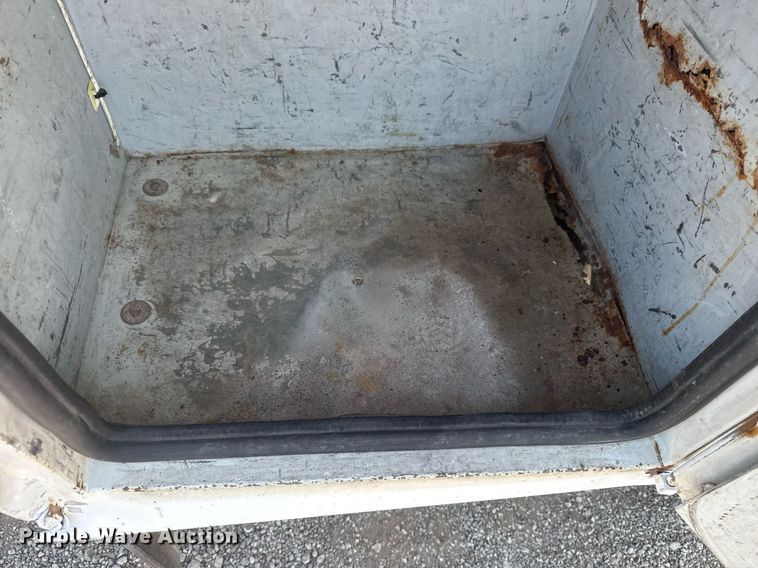 image for item EG6016 2011 Ford F550 Super Duty bucket truck