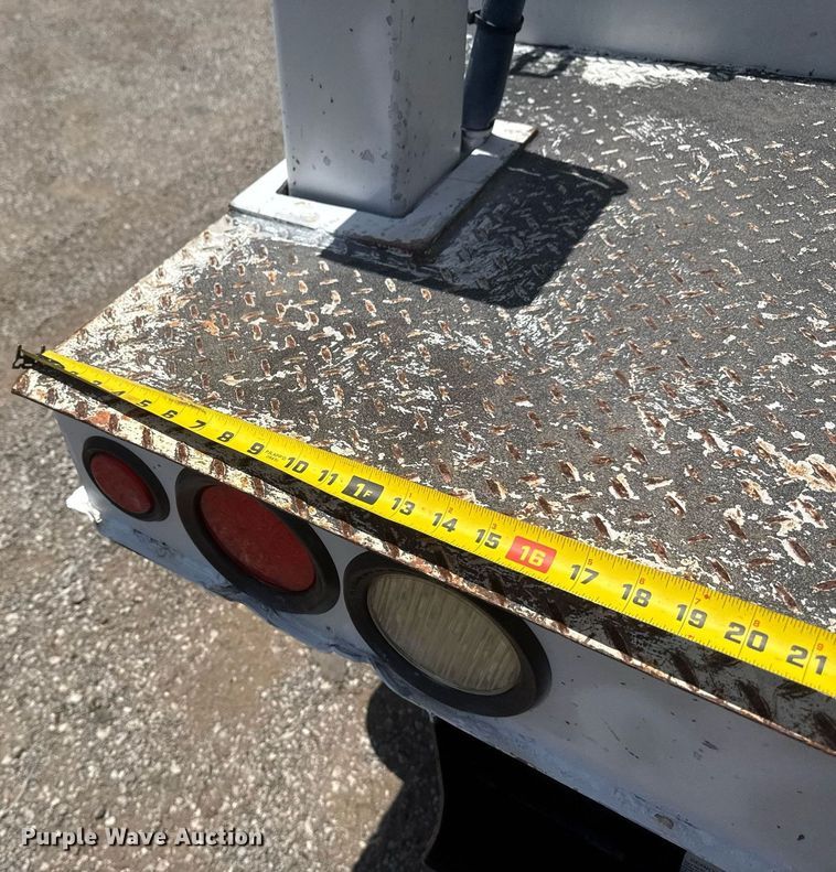 image for item EG6016 2011 Ford F550 Super Duty bucket truck