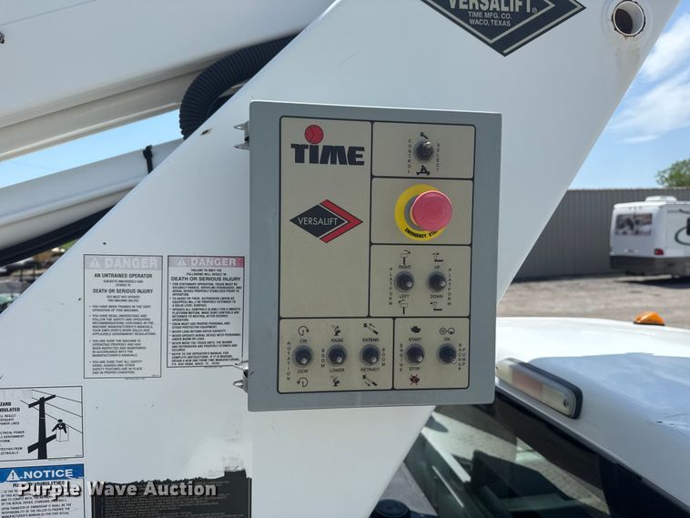 image for item EG6016 2011 Ford F550 Super Duty bucket truck