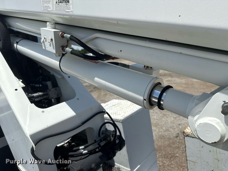 image for item EG6016 2011 Ford F550 Super Duty bucket truck