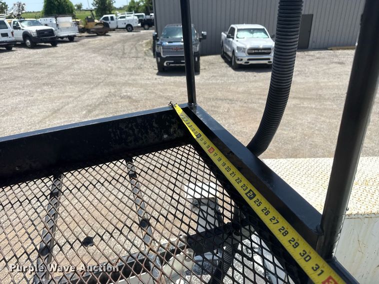 image for item EG6016 2011 Ford F550 Super Duty bucket truck