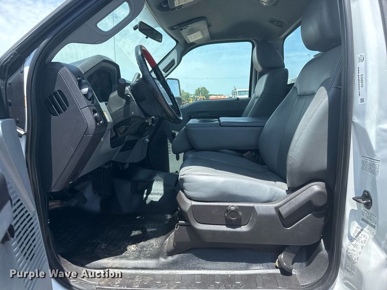 image for item EG6016 2011 Ford F550 Super Duty bucket truck